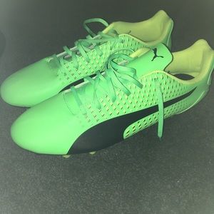 Soccer cleats